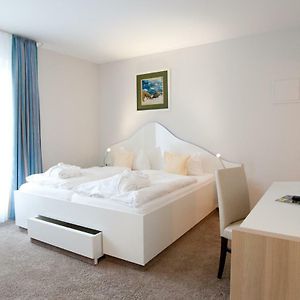Standard Zimmer mit Kingsize-Bett